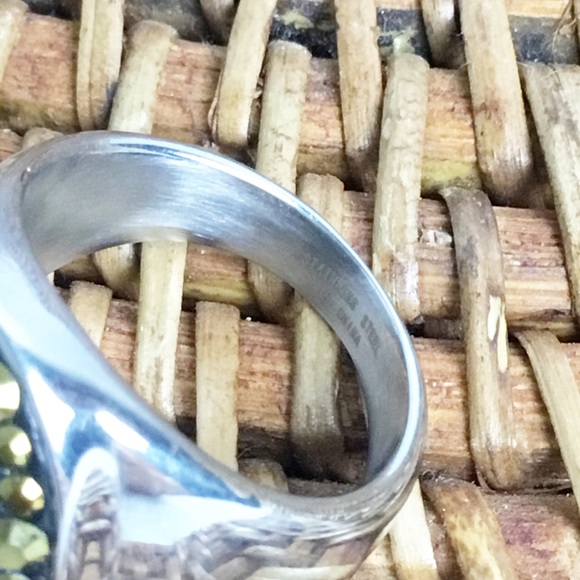 Stainless Steel Silver Rhinestone Ring Sparkly Size 8 - Picture 4 of 6